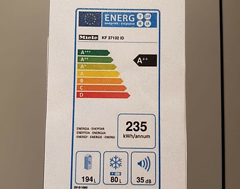Miele Einbau-Kühl-/Gefrier-Kombination weiß / A++ - KF 37132 iD