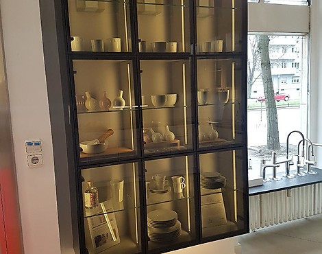 Glasrahmen-Element mit LED-Beleuchtung - Vitrine