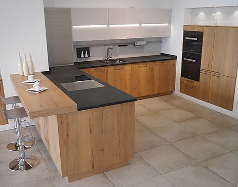 Holzdesign mit Spitzengeräten - Alteiche Repro, Satin glänzend