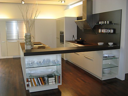 Designküche mit langer Theke Designküche mit langer Theke