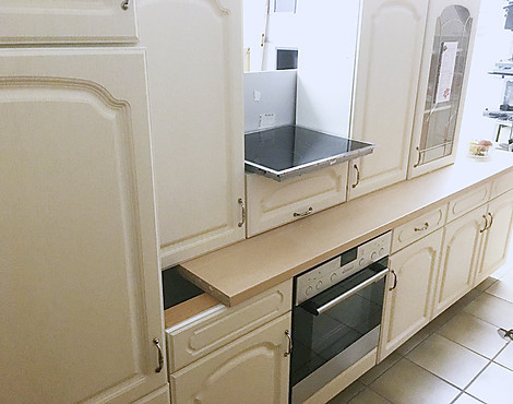 Landhausküche in Creme-Holzoptik (Repro)/Front MDF/ Gebraucht - Landhausküche in Creme-Holzoptik (Repro)/Front MDF/ Gebraucht