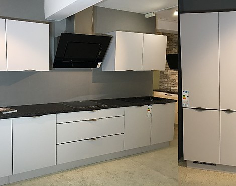 Nobilia Küche + Miele + Apothekerschrank. NEUE Einbauküche mit Garantie! - Nobilia Speed