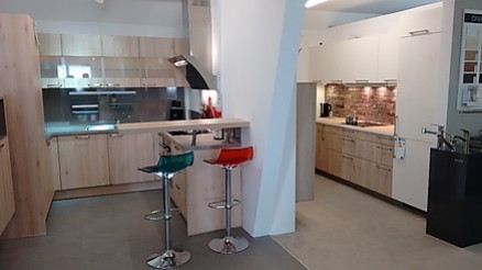 Ausstellungsküche Möbel Rietzler Küche mit Bar von Möbel Rietzler in Buchloe