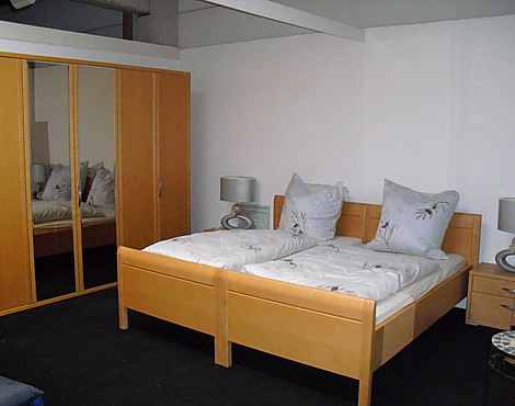 Schlafzimmer in Ahorn Lino - Dietz Mod. Morani