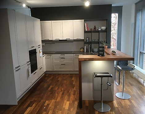 Küche in modernem Rahmenfrontdesign - Carre FS lackiert in Mohair