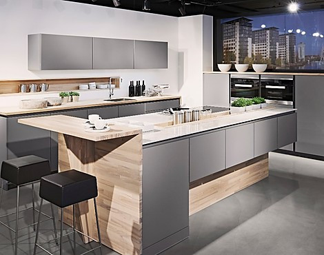 +SEGMENTO+Die grifflose Küche mit Massiv-Holz + Miele Geräten - +SEGMENTO + Außergewöhnliche Kombination zwischen Farben, Materialien und Formensprache!