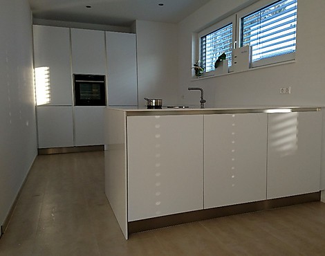 Matt weiss grifflos elegant und modern - Loft Eolis