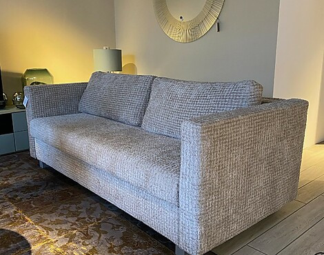 Das Schlafsofa verbindet den modernen kubischen Look für den Tag mit einer komfortablen Matratze für jede Nacht - Nagoya-000089