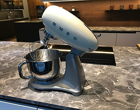 Retro Küchenmaschine in Creme inkl. Gemüse-Schneide-Set und Fleischwolf-Set - SMF02CREU