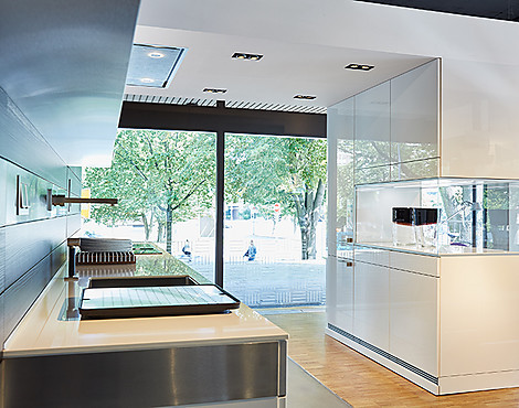 Artesio - die DesignFreiheit - Artesio - HL 1110 Polarweiß Hochglanz mit Pinie Terra