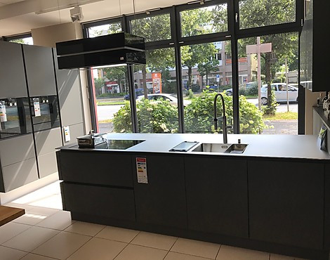 Luxus Design für Kenner - Häcker Systemat 703 Black Star mit AV 2035 lavagrau
