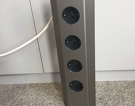 Energiebox 1 edelstahlfarbig, H 381 mm, 4 Steckdosen NEU! - 8033045 / Energiebox 1