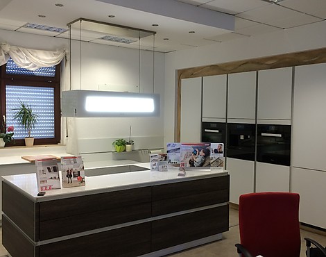 Luxusküche - Mattglasfront weis mit Holzfront