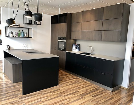 ansprechendes Design - Eiche Mokka mit schwarzem Mattlack