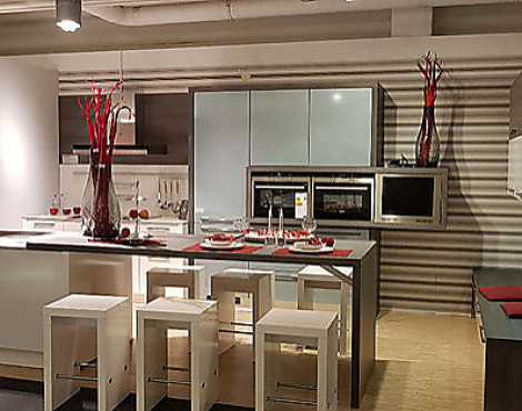 Inselküche mit Esstisch und Wohnwand - Nova Brillant