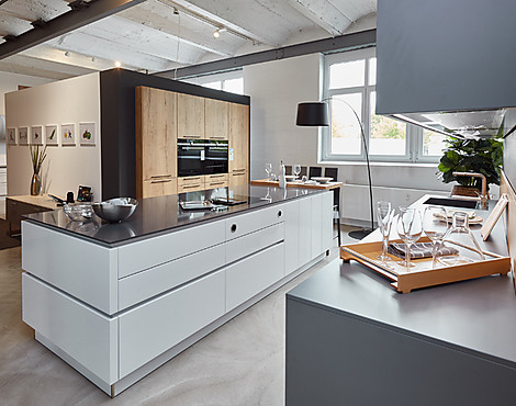 Perfekte Küche in modernstem Design ! - AV 4030 GL / AV 1097 / AV 2065 Lavagrau mit Alteiche Natur (KE17)