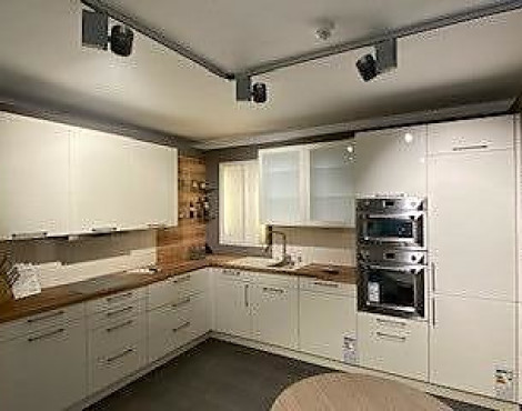 Moderne Elementa Küche in hochglanz Magnolie - AV 2030 hochglanz Magnolie