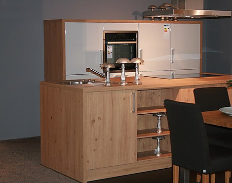 Kleine Kochküche, Holz, Front Weiß -