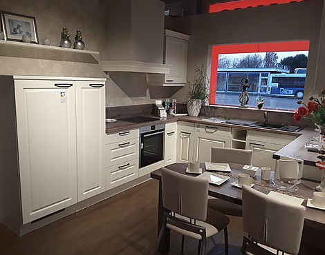 Moderner Landhaus in seiner schönsten Art für 7900,-- € - U-Küche Landhaus matt Lackiert für 7900,-- €