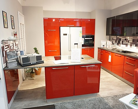 Linea Einbauküche Lack-Laminat Rot Hochglanz und Insel mit Keramikplatte - Linea