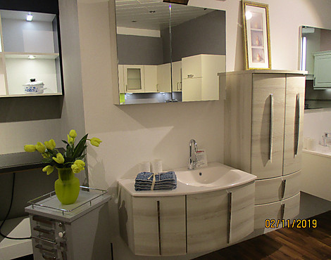 Modernes Einbaubad von Badea -
