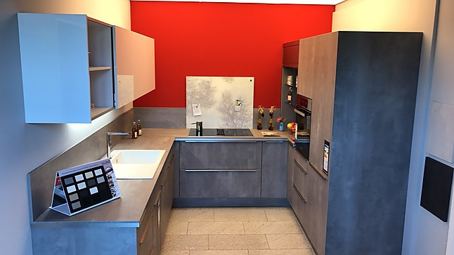 Hacker Musterkuche Voll Im Trend Moderne U Kuche Mit Beton Front