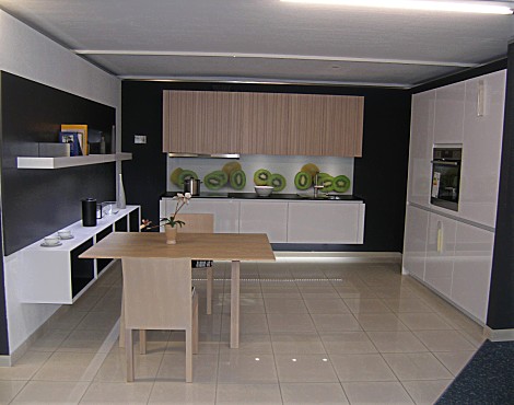 Moderne Design-Winkelküche mit Sitzplatz in weiß, ohne Geräte - Tio-Arctisweiß Hochglanz