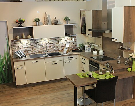 Ein Traum in Magnolie - Magnolie XL 3386 Samt-Lack
