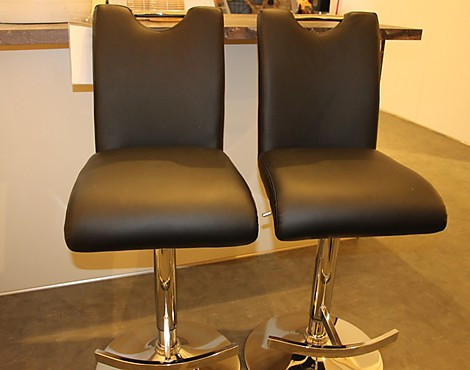 schicke schwarze Barstühle, höhenverstellbar und mit Fußablage - Bardo