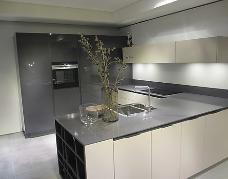 SieMatic Musterküche S3-SLG /Graphitgrau/achatgrau inkl. Geräte Siemens - S3SLG graphitgrau/achatgrau glänzend