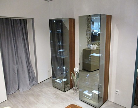 2x Vitrine in Nussbaum - Nox