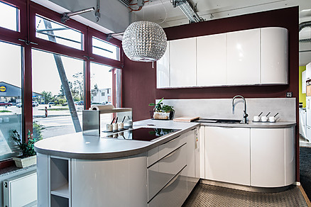 Moderne Designküche bei Küche Aktiv in Kaulsdorf