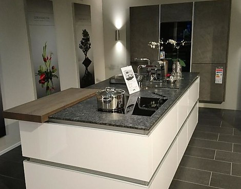 Exklusives Küchendesign in edlen Materialien - HORIZON Forum Stucco / Accento Riva