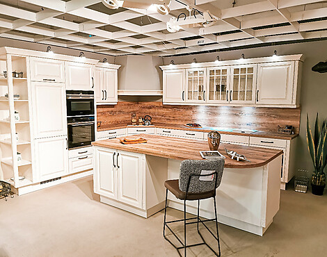 romantische Landhausküche in magnolie mit Holz - Prisma Trend Castello 390 Magnolia gewischt