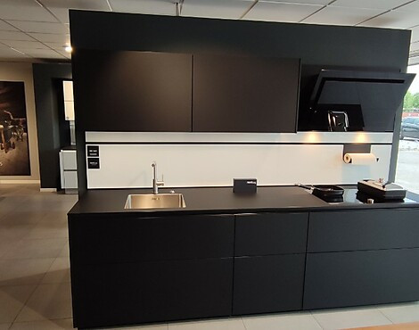 next125 Einbauküche mit Gaggenau Geräten in Luxus Ausstattung - nx240