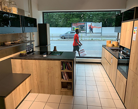 schöne Küche in Holz-Nachbildung - CRE - Alteiche provence Nachbildung
