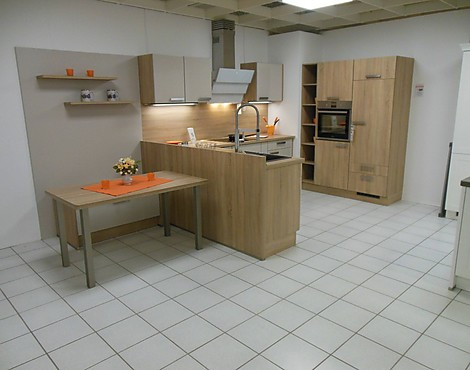 Musterküche mit Theke und Sitzecke zum super Preis! - MK77 Leila in Sandbeige Hochglanz