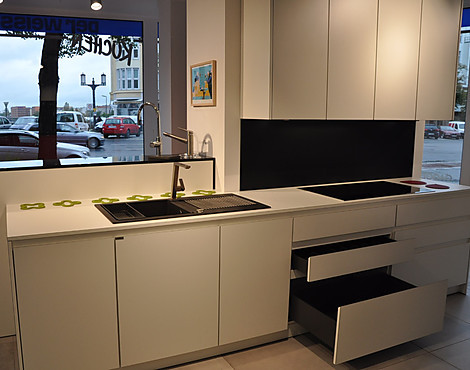 elegante Küchenzeile - Modern Art Linea Smart weiß matt