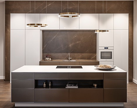 SieMatic PURE SE5005 Lack glänzend, grifflos mit Goldbronce SE3003 - SieMatic PURE SE5005 Lack glänzend, grifflos mit Goldbronce SE3003