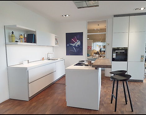 bulthaup b1 Sonderaktion NEUE KÜCHE - b1 mattlack weiß mit Insel