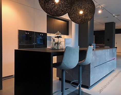 Steinküche Klotz in Atlantic Stone 10mm - Atlantic Stone / Rehau Glas Satiniert