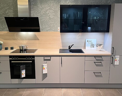 Küche L-Form - MK AV 1065 weiß ultram/AV 7030 BlackStar