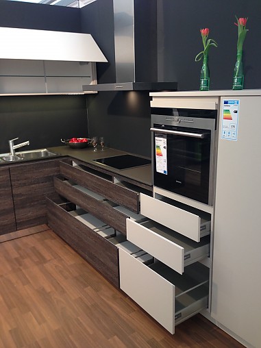 Pronorm musterküche messeküche grifflos mit glasarbeitsplatte ... Küche braun reutlingen