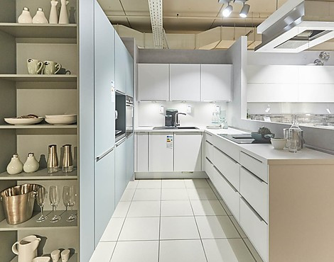 Moderne, offen geplante Küche - Model Fashion / Touch