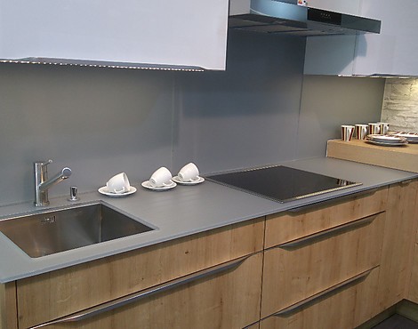 Glasarbeitsplatte mit Glasrückwänden - 12mm LaVico Glasarbeitsplatten und Glasrückwände mit Spüle