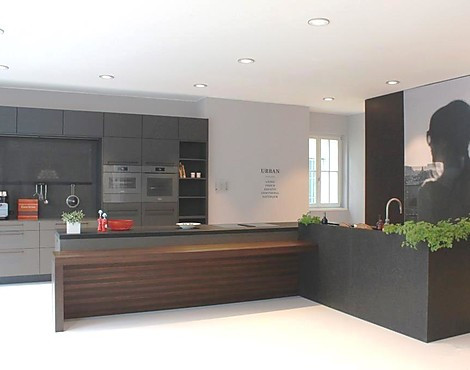 DIE ELEGANTE VERBINDUNG VON FUNKTION UND EMOTION - SC 45-SLS