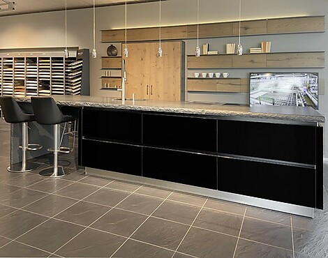 Elegante Küche mit Bora-Professional Kochfeld - Nova graphit dunkel