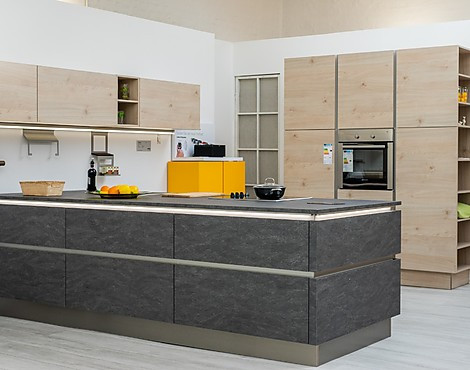 EINBAUKÜCHE, KÜCHENINSEL MIT BLOCK I INKL. MARKENGERÄTE - MODELL STONE I HELLES HOLZ NATUR UND BASALT STEINOPTIK