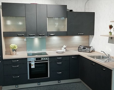 L-Küche mit großem Eckschrank in Schiefer-Holz-Optik - Eiche - Stoneart Kombination