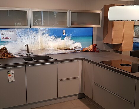 Ausstellungsküche Nobilia Lacklaminat steingrau inkl. BORA Pure Kochfeldabsaugung - Touch steingrau